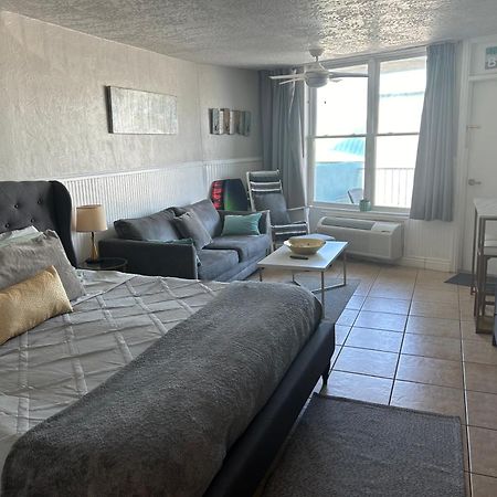 Luxury Beach Condo With Pool And Tiki Bar! Daytona Beach Exterior photo